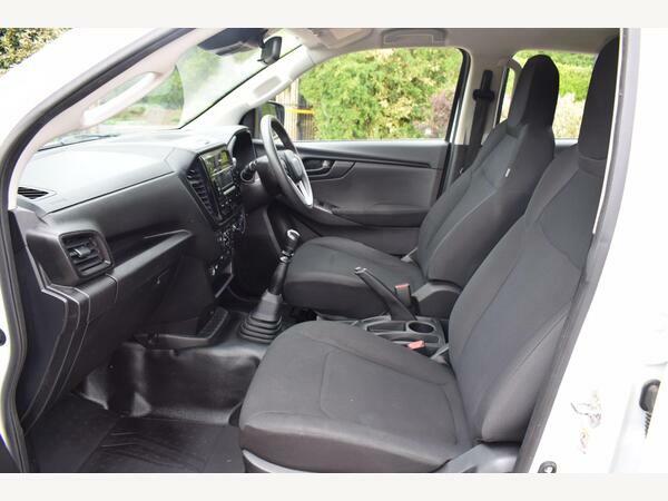Isuzu D-Max Pickup 1.9 Td Utility 4Wd Euro 6 S S BT71ULW White #3