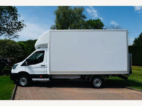 Ford Transit Custom Chassis Cab Luton 350 Hd Rwd L4 Euro 6Drw White