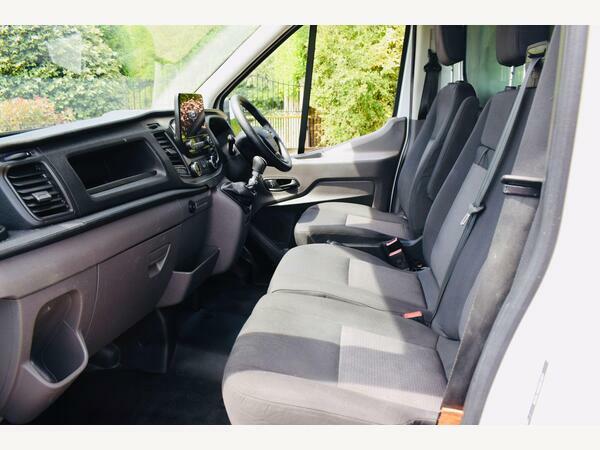 Ford Transit Custom Chassis Cab Luton 350 Hd Rwd L4 Euro 6Drw WN22AVO White #2