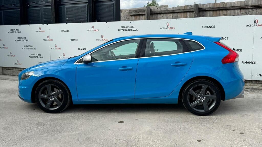 Volvo V40 Hatchback 2.0 D3 R-design Lux Nav Euro 6 Ss KV65RYW Blue #5