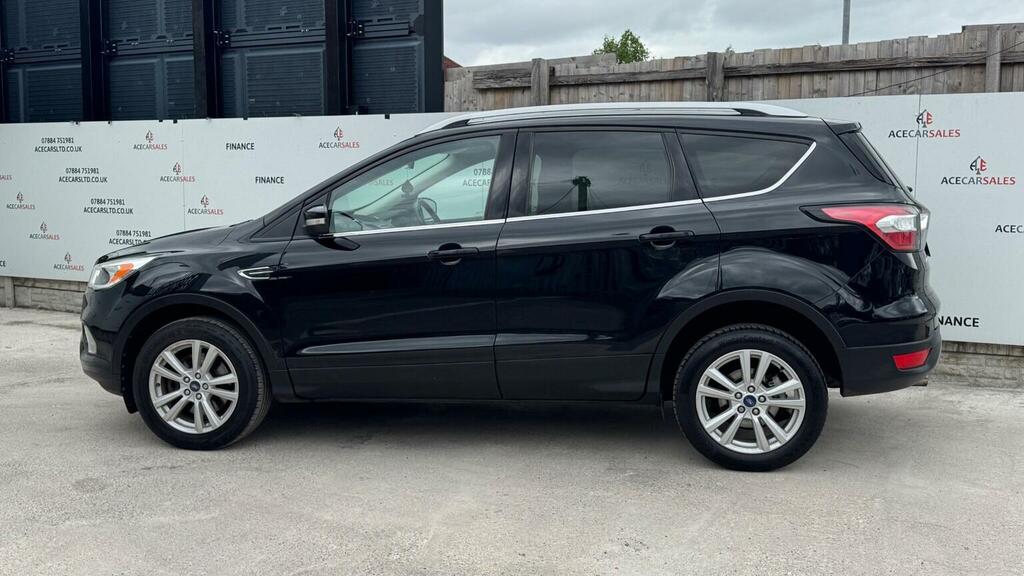 Ford Kuga Suv 1.5 Tdci Zetec Euro 6 Ss 201767 LG67RNV Black #5