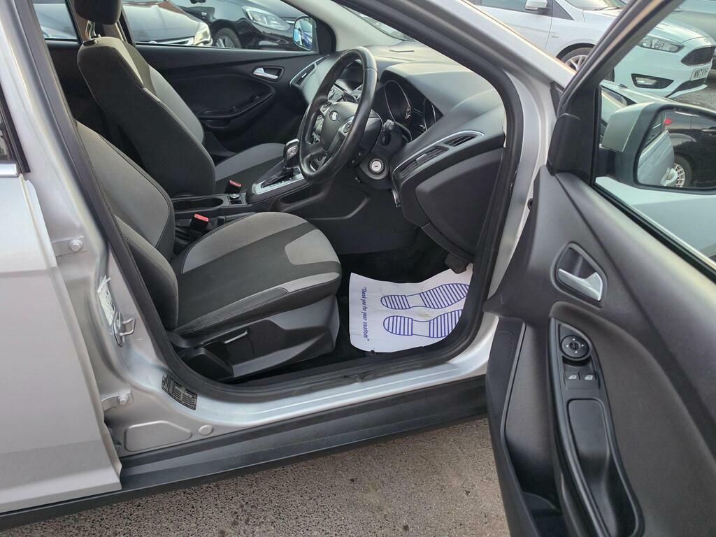 Ford Focus 1.6 Zetec Powershift Euro 5 LM61OLP Silver #5