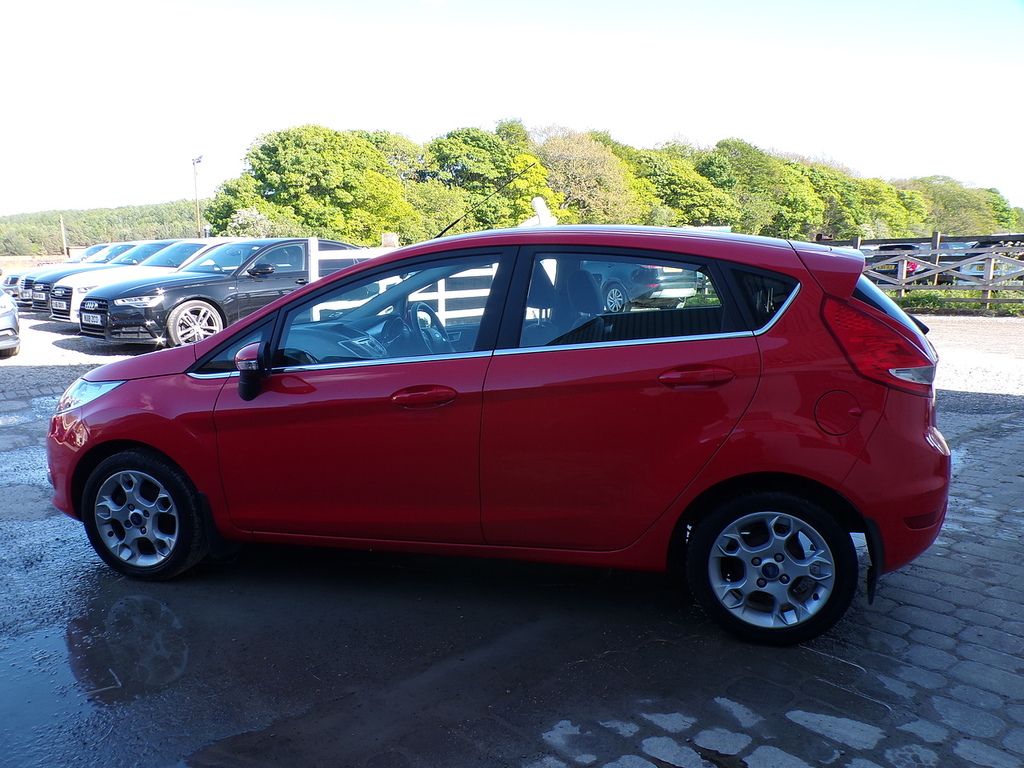 Ford Fiesta Zetec Red #5