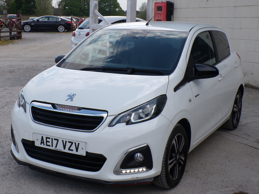 Peugeot 108 Puretech Gt Line AE17VZV White #3