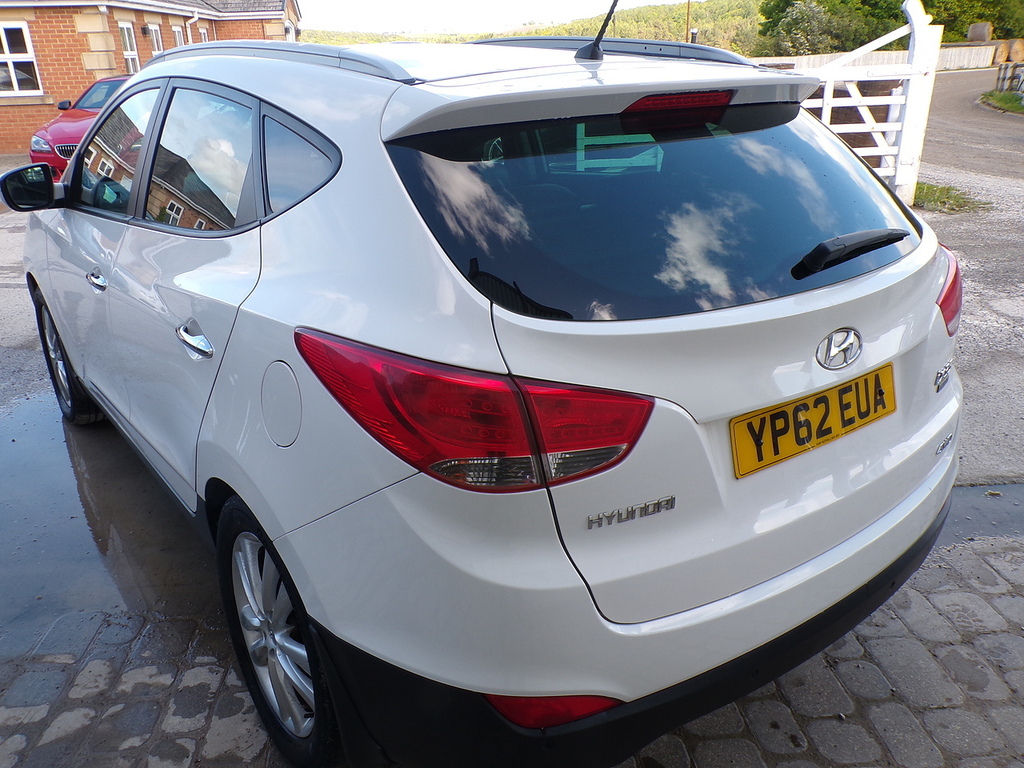 Hyundai Ix35 Crdi Premium White #6