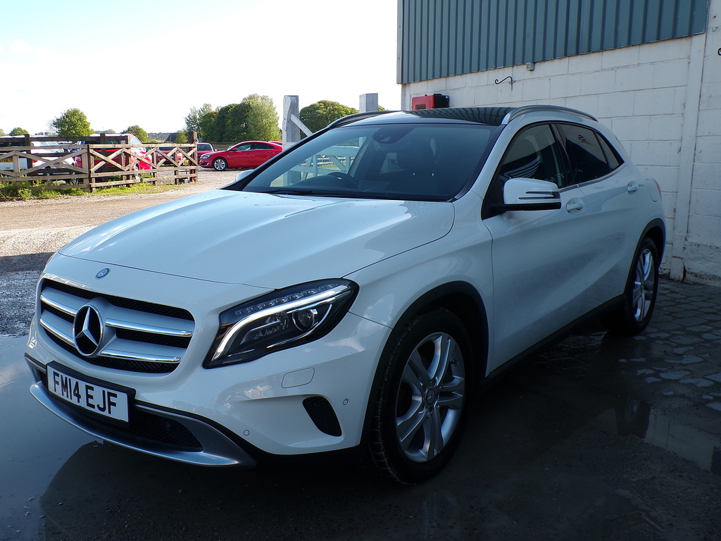 Mercedes-Benz GLA Class Gla200 Cdi Se FM14EJF White #4