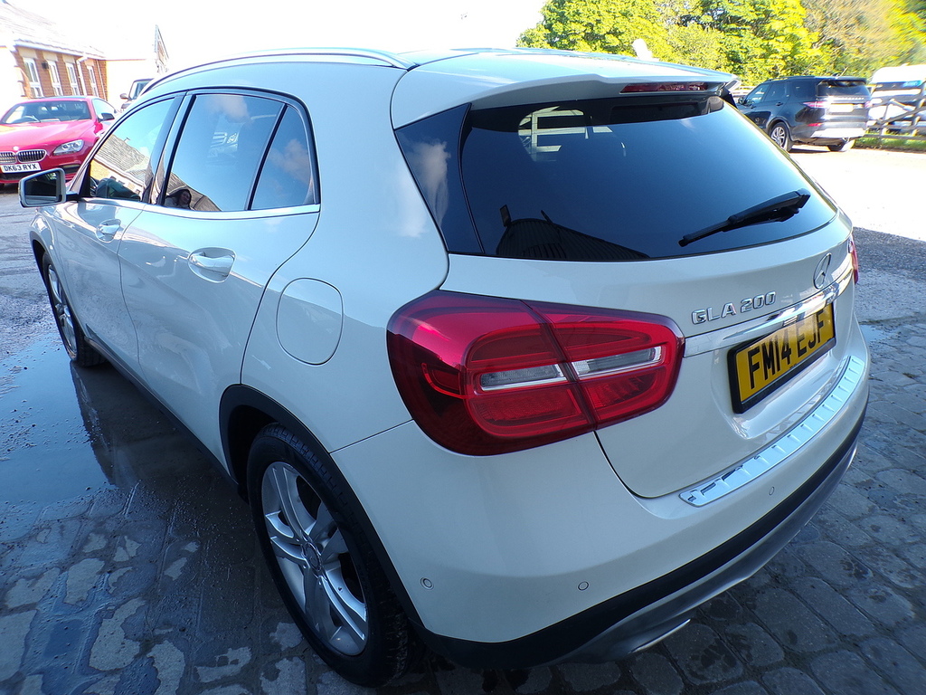 Mercedes-Benz GLA Class Gla200 Cdi Se FM14EJF White #6