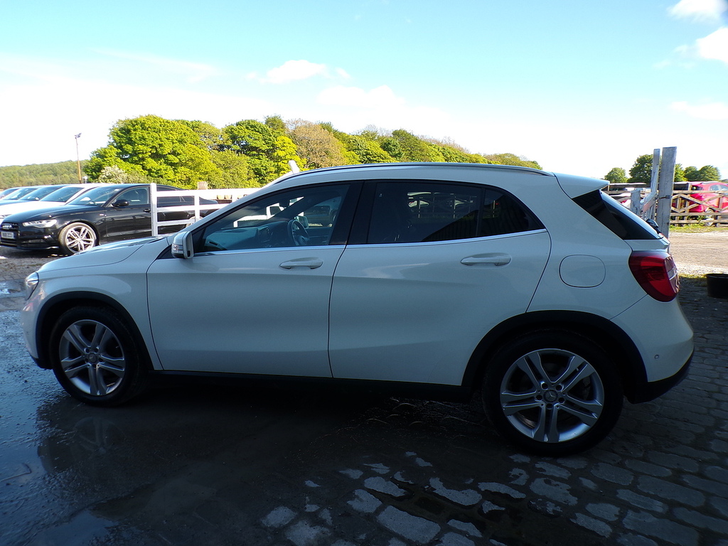 Mercedes-Benz GLA Class Gla200 Cdi Se FM14EJF White #5