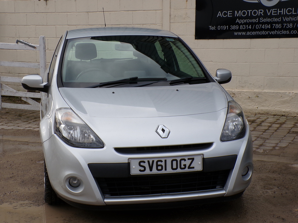 Renault Clio Dynamique Tomtom SV61OGZ Silver #2