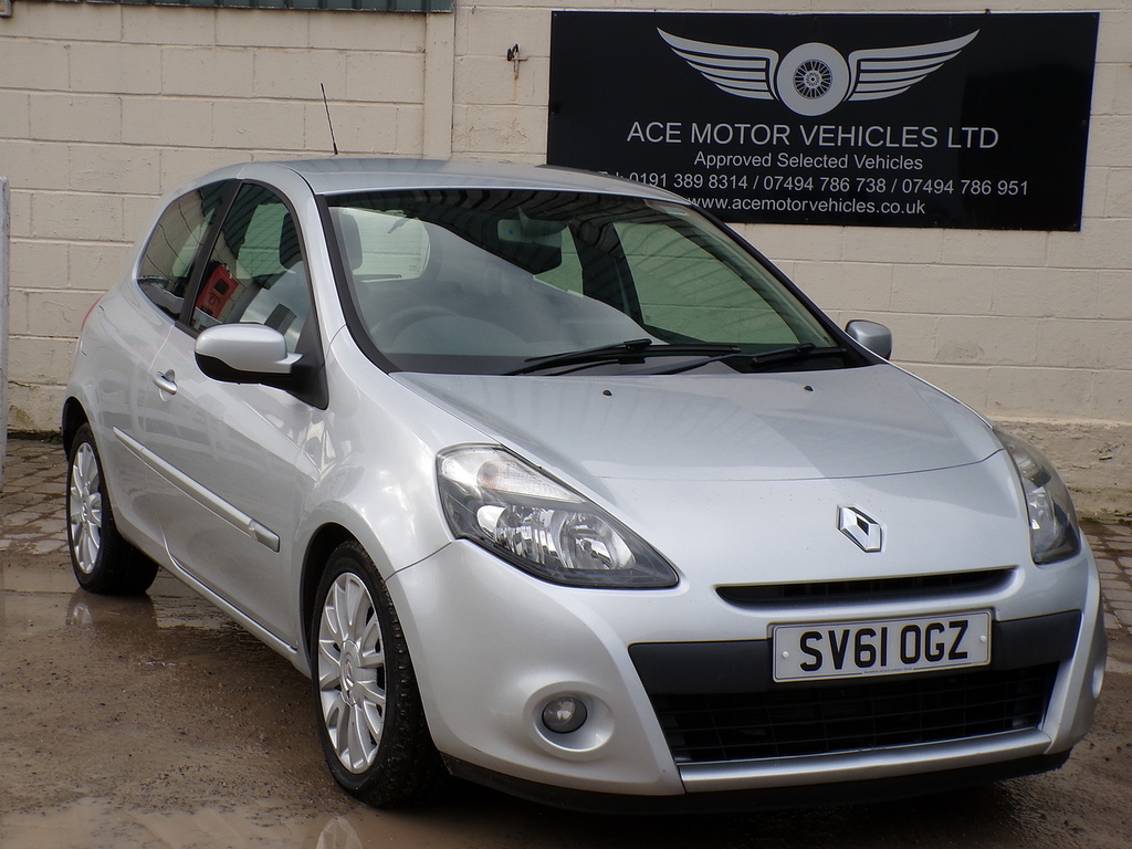 Renault Clio Dynamique Tomtom Silver