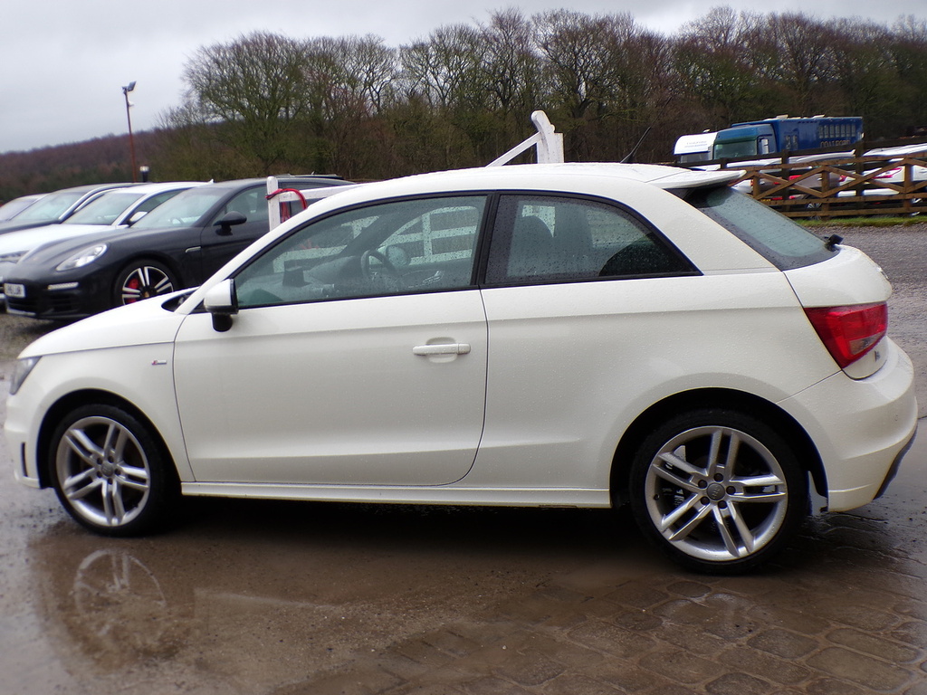 Audi A1 Tdi S Line KX12XDD White #4