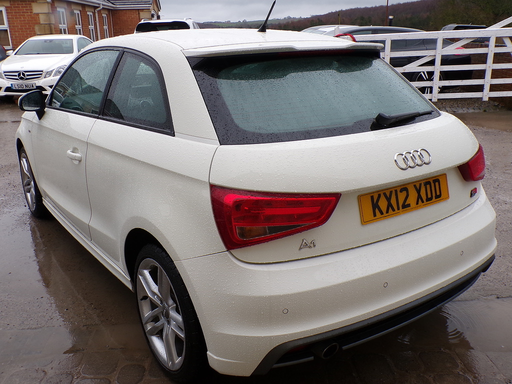 Audi A1 Tdi S Line KX12XDD White #5