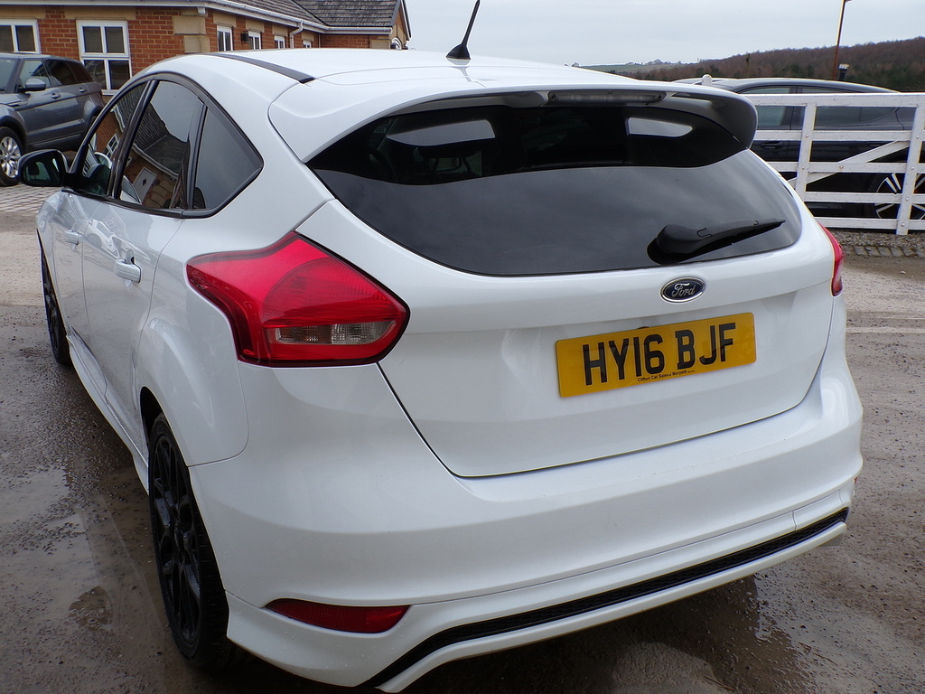 Ford Focus Tdci Zetec S HY16BJF White #6