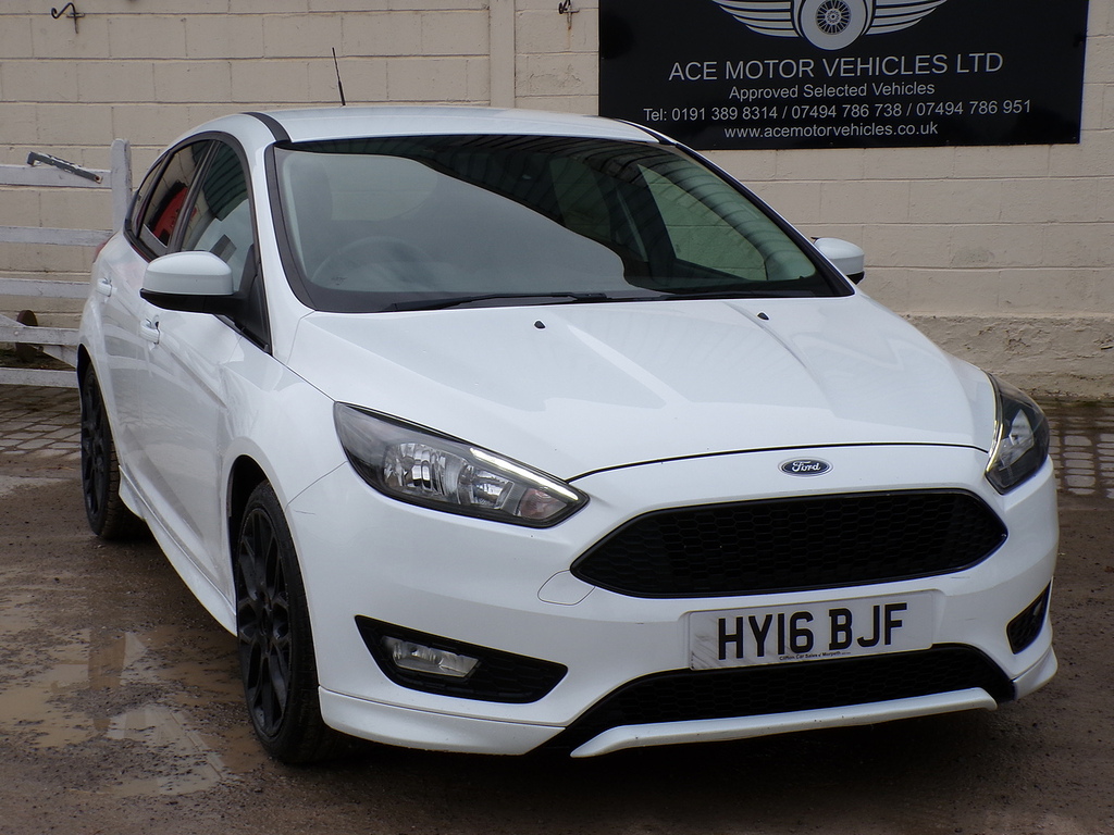 Ford Focus Tdci Zetec S HY16BJF White #2