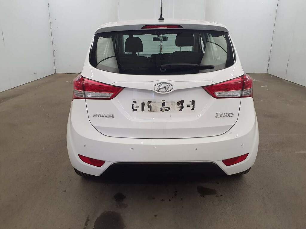 Hyundai Ix20 Active White #5
