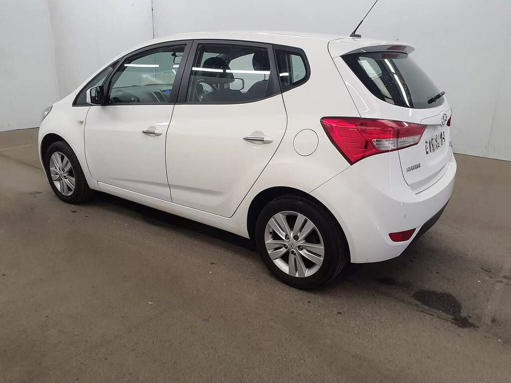Hyundai Ix20 Active White #4