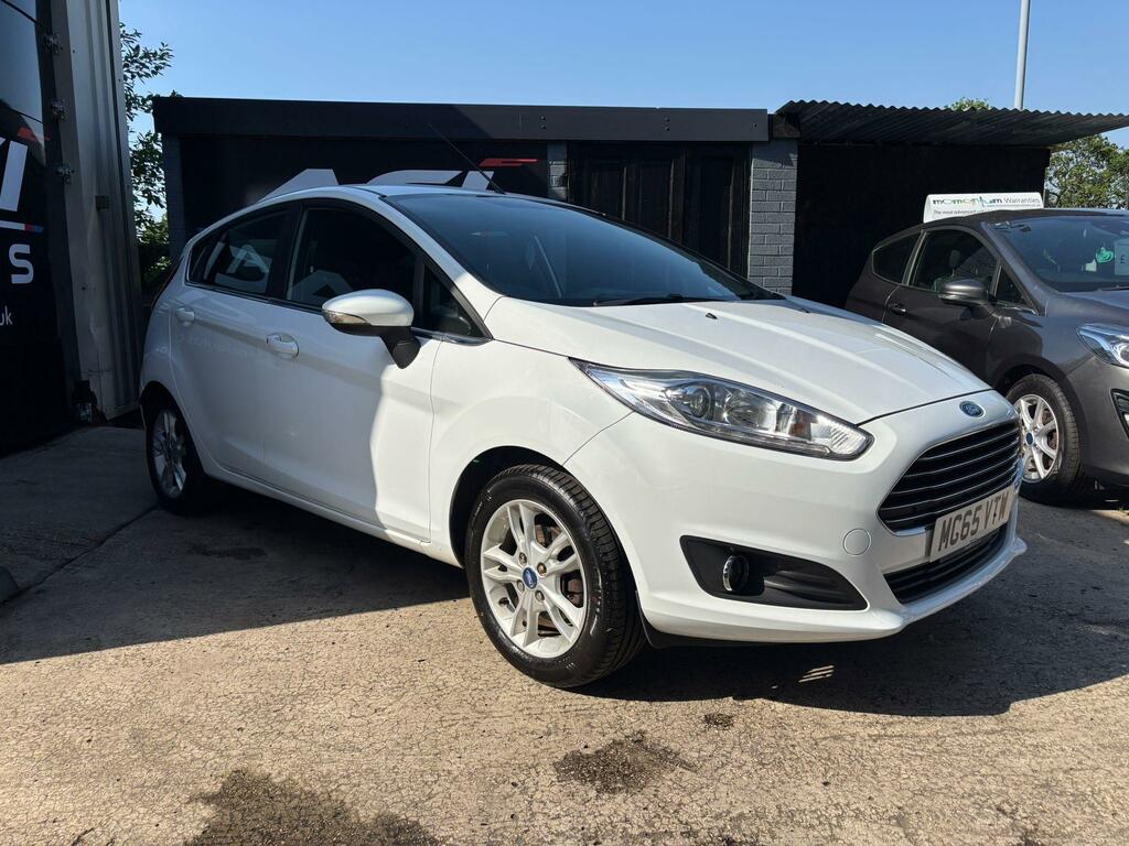 Ford Fiesta 1.0T Ecoboost Zetec Hatchback White