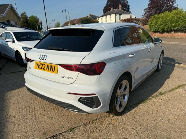 Audi A3 1.0 Tfsi 30 S Line YH22NVU White #5