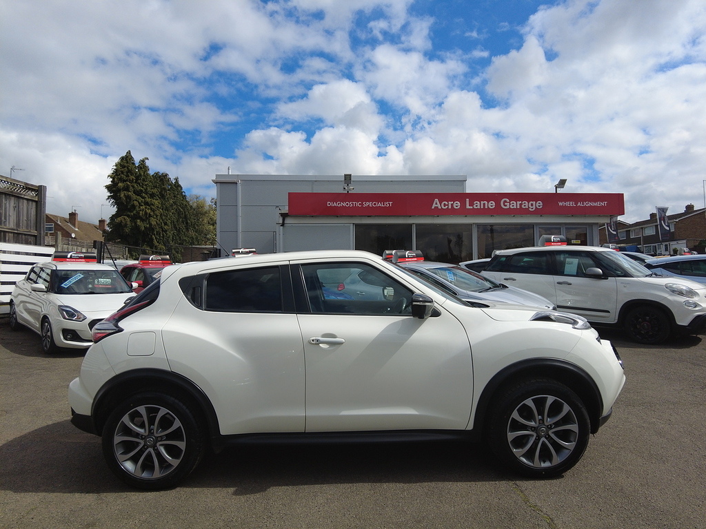 Nissan Juke Dig-t Tekna VU67OXF White #2