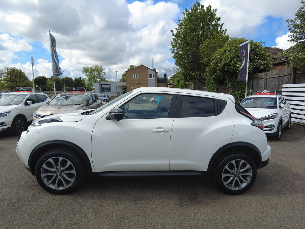 Nissan Juke Dig-t Tekna VU67OXF White #6