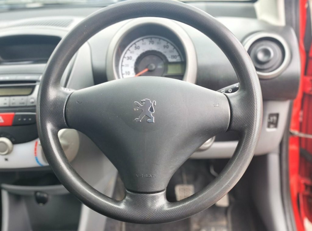 Peugeot 107 1L Urban Red #3