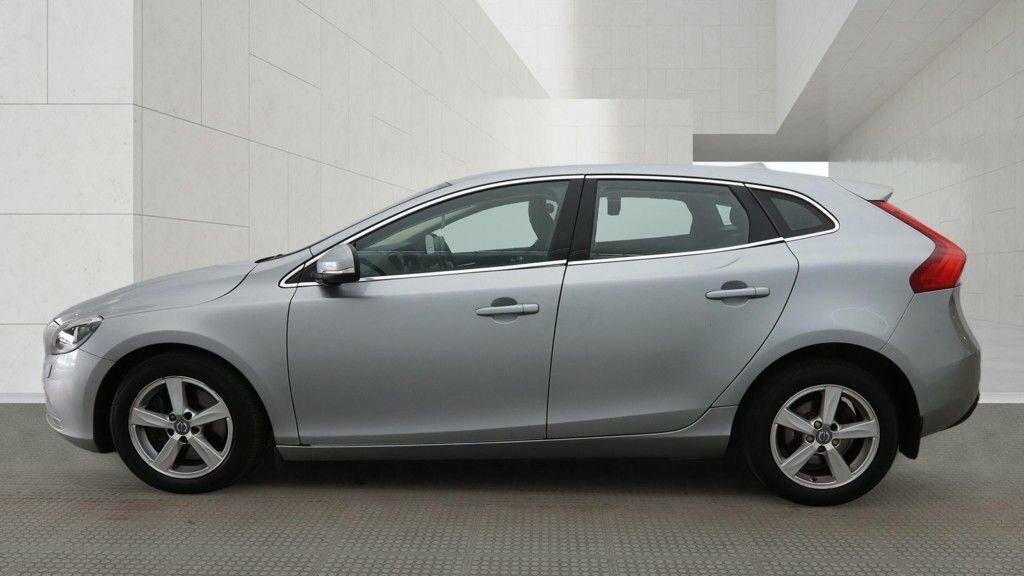 Volvo V40 2L Se Nav KR16WUP Silver #6
