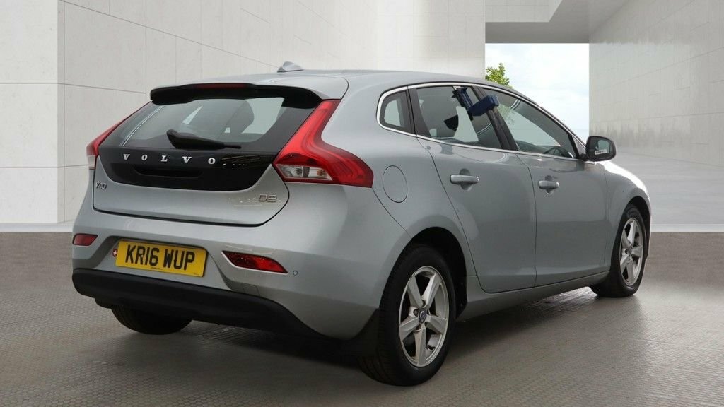 Volvo V40 2L Se Nav KR16WUP Silver #4