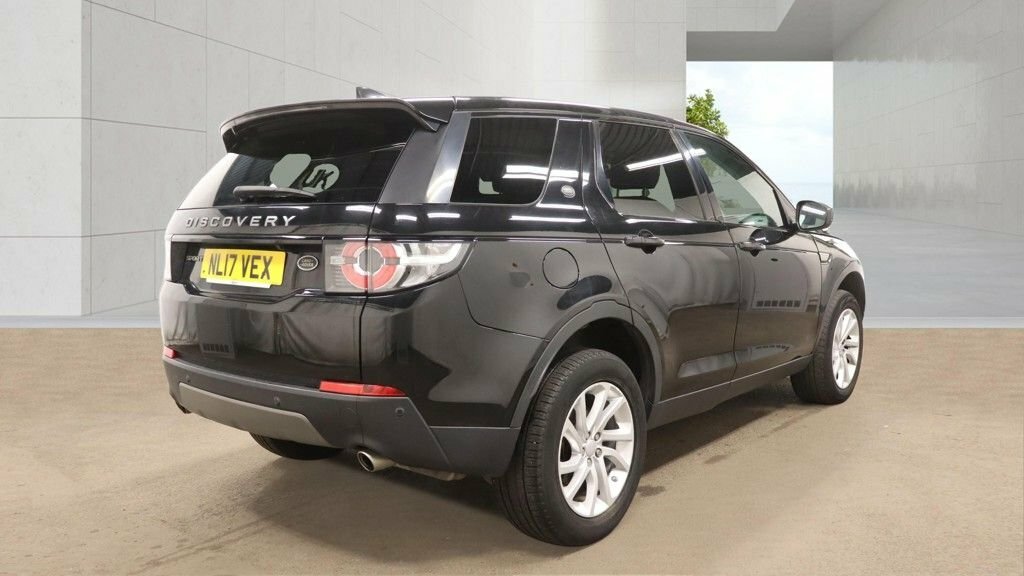 Land Rover Discovery Sport 2L Se Tech NL17VEX Black #4