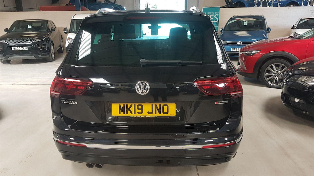 Volkswagen Tiguan 2.0 Tdi R-line Tech Dsg 4Motion Euro 6 Ss MK19JNO Black #5