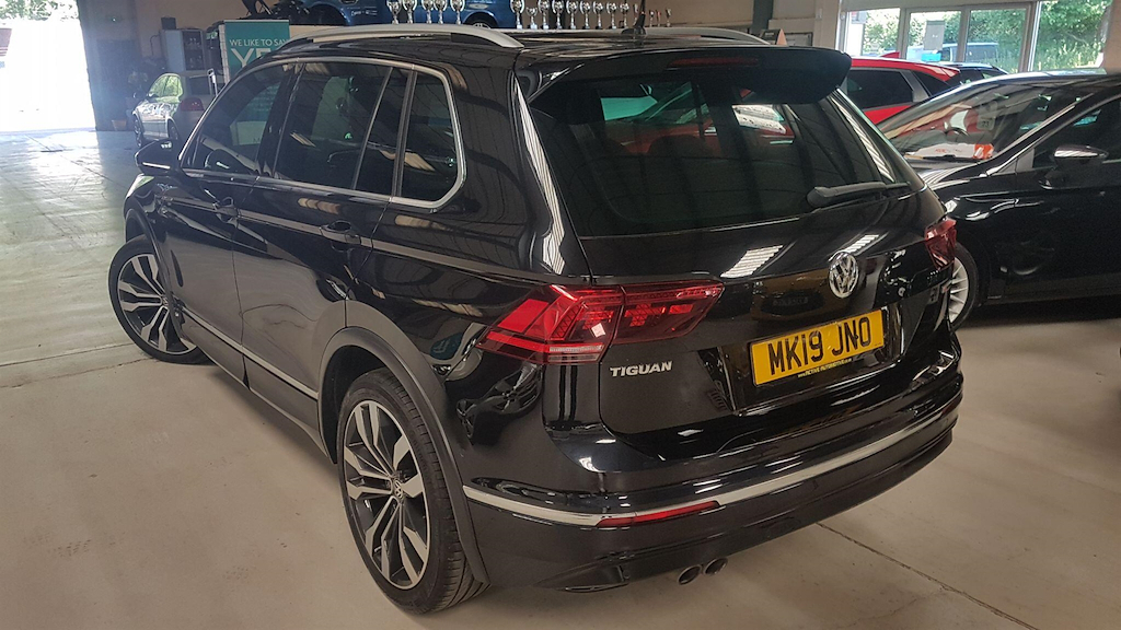 Volkswagen Tiguan 2.0 Tdi R-line Tech Dsg 4Motion Euro 6 Ss MK19JNO Black #6