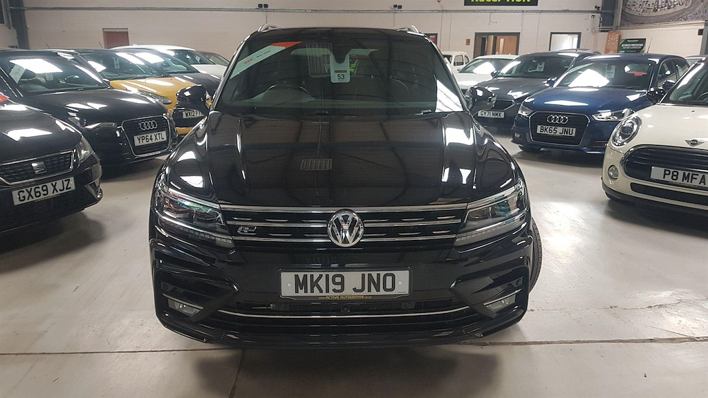 Volkswagen Tiguan 2.0 Tdi R-line Tech Dsg 4Motion Euro 6 Ss MK19JNO Black #2