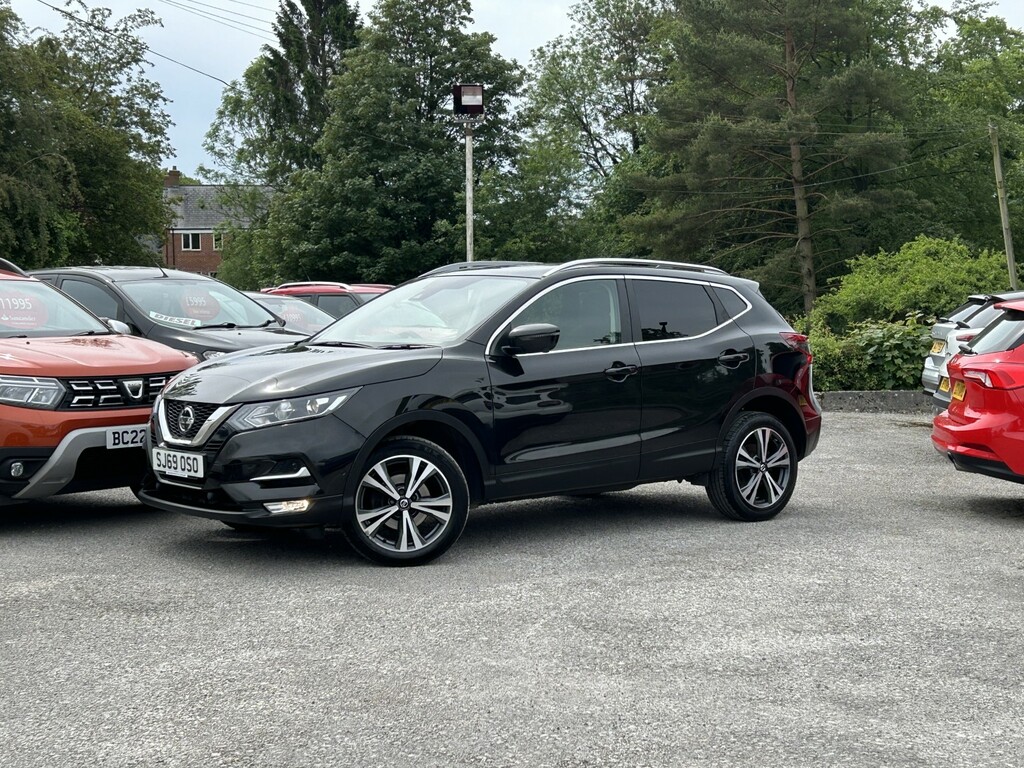Nissan Qashqai 1.3 Dig-t N-connecta SJ69OSO Black #2