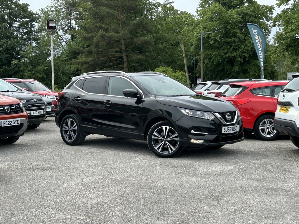 Nissan Qashqai 1.3 Dig-t N-connecta Black