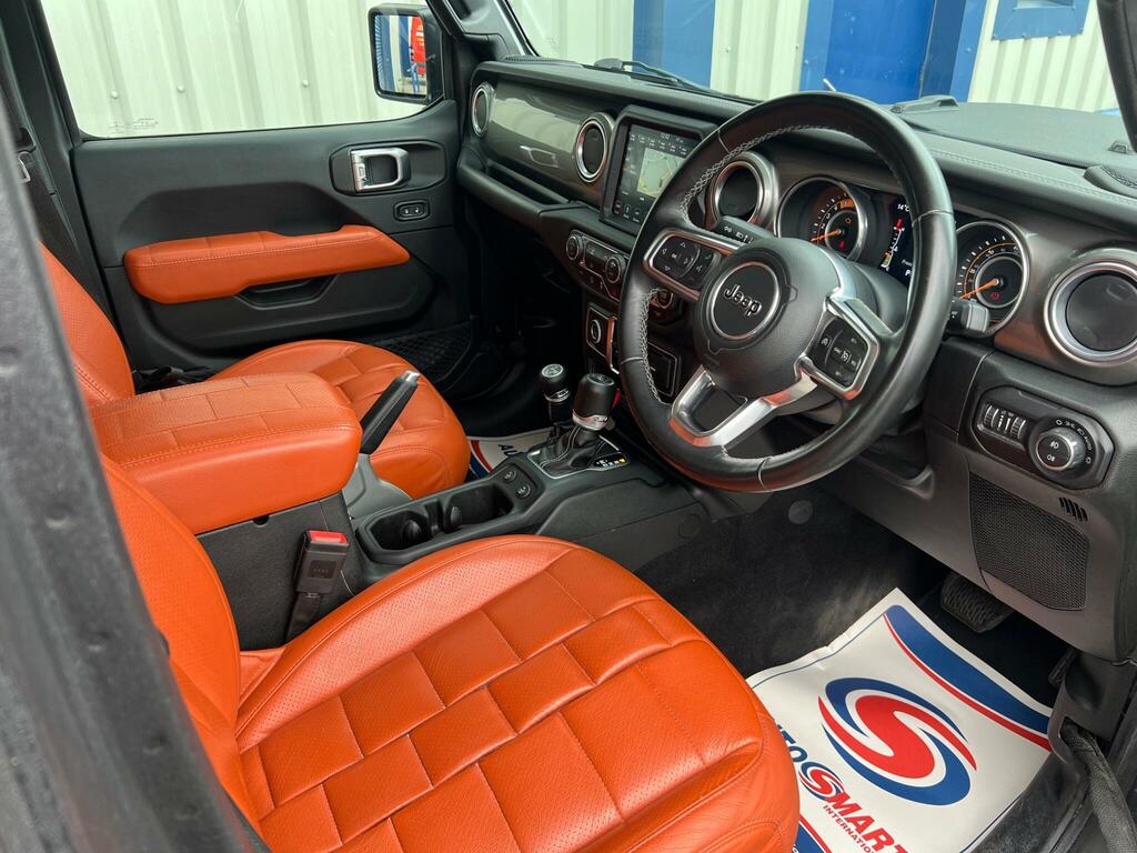 Jeep Wrangler Sahara