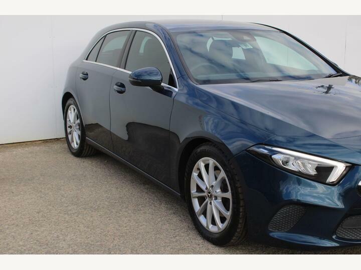 Mercedes-Benz A Class 1.5 A180d Sport 7G-dct Euro 6 Ss KF19FHD Blue #2