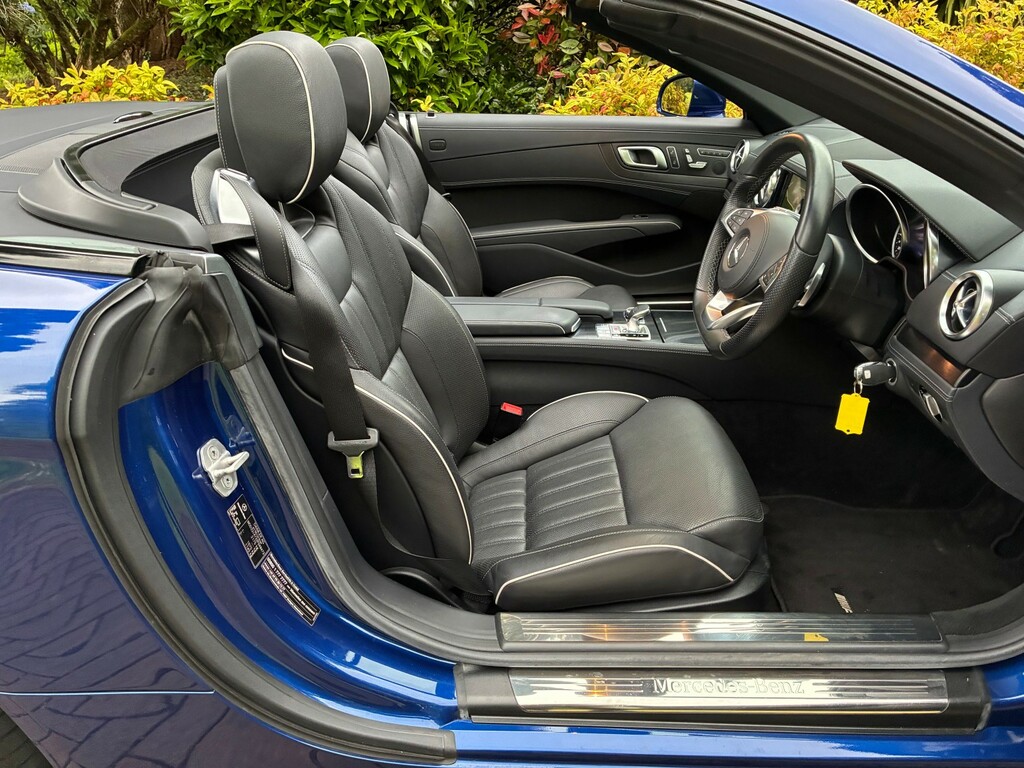 Mercedes-Benz SL Class Amg Line Black #2