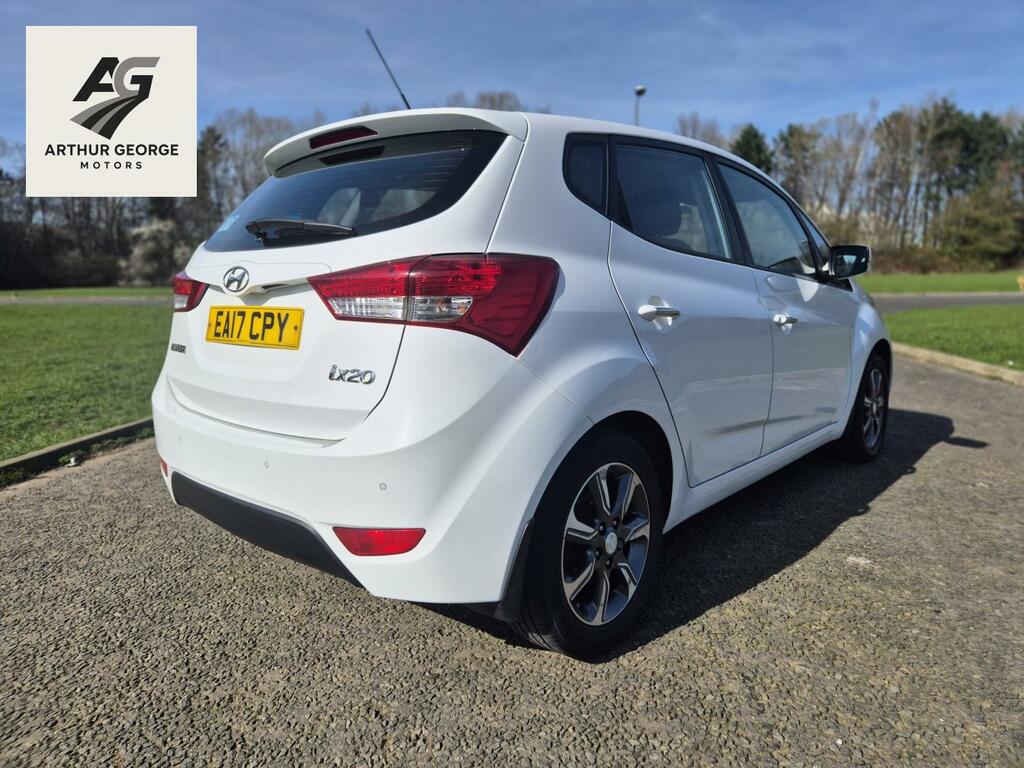 Hyundai Ix20 1.6 Crdi Blue Drive Se Hatchback White #5