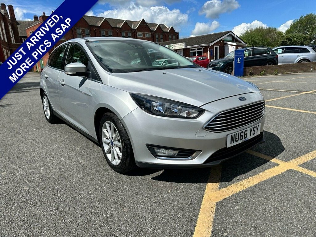 Ford Focus 1L Titanium Silver