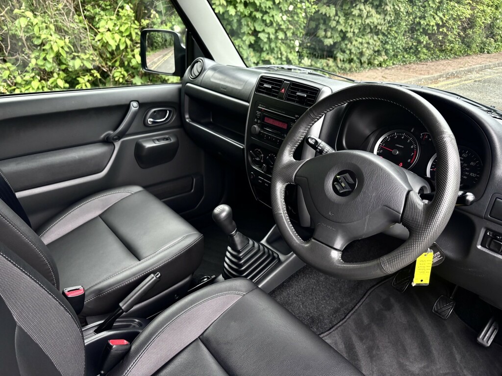Suzuki Jimny 2012 12 1.3 White #10