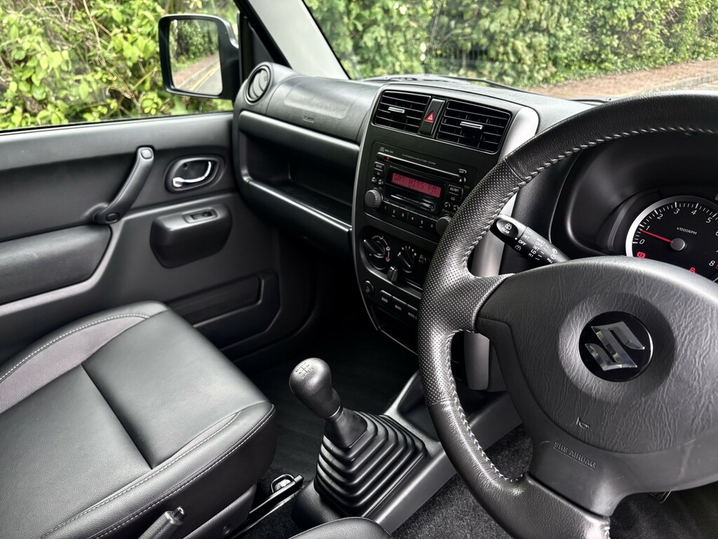 Suzuki Jimny 2012 12 1.3 White #39