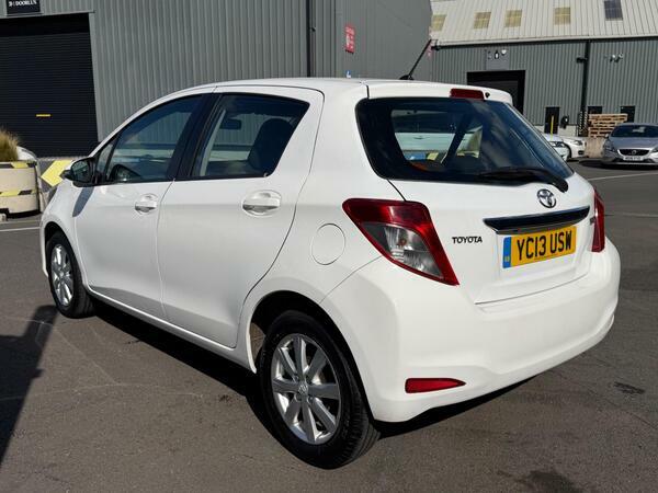 Toyota Yaris 1.0 Vvt-i Tr Euro 5 White #6