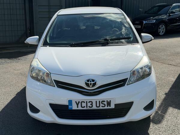 Toyota Yaris 1.0 Vvt-i Tr Euro 5 White #2