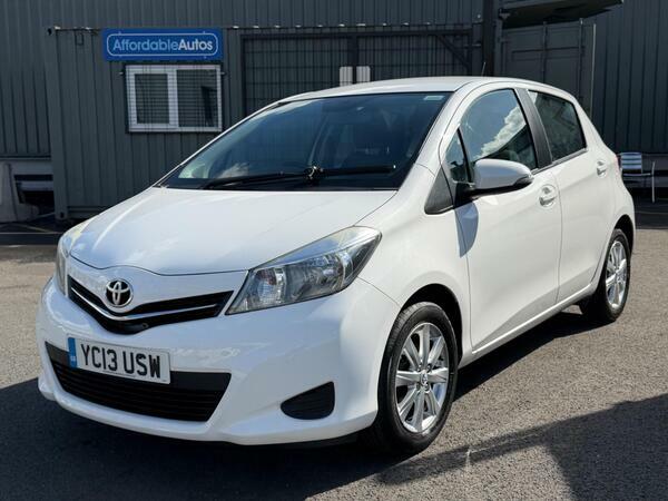Toyota Yaris 1.0 Vvt-i Tr Euro 5 White #3