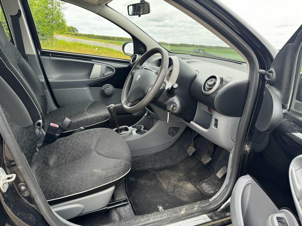 Peugeot 107 Hatchback OY11KOH Black #4