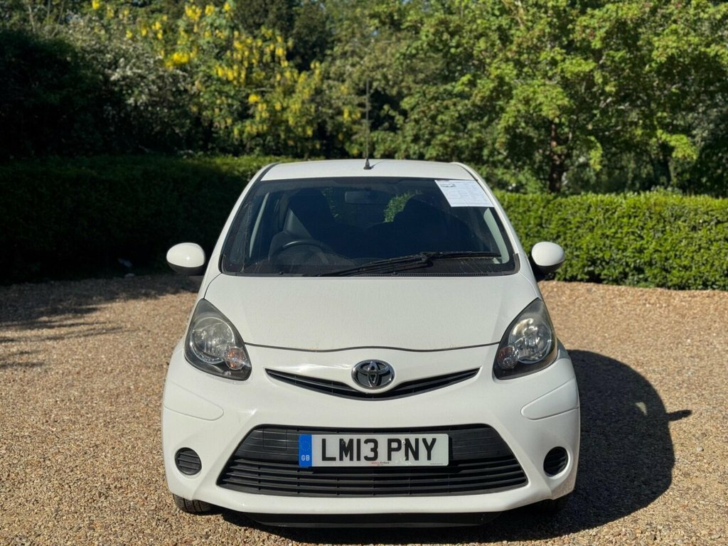 Toyota Aygo Hatchback LM13PNY White #2