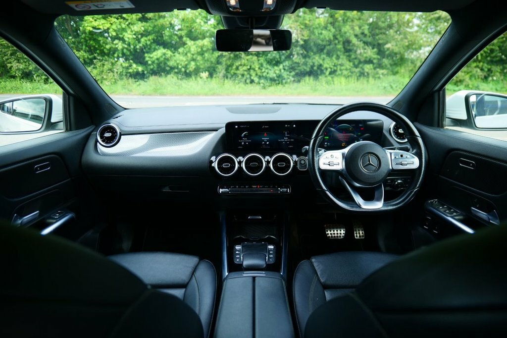 Mercedes-Benz GLA Class 1.3L Exclusive Edition YK21UMU White #3