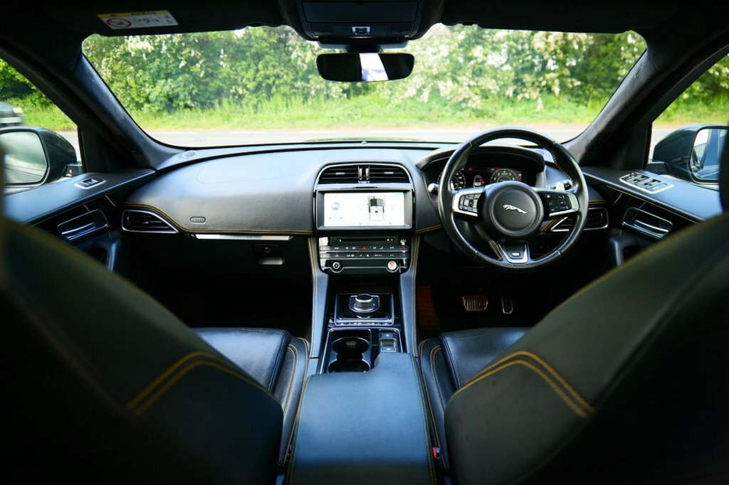 Jaguar F-Pace 2L 300 Sport BK69VDR Black #3