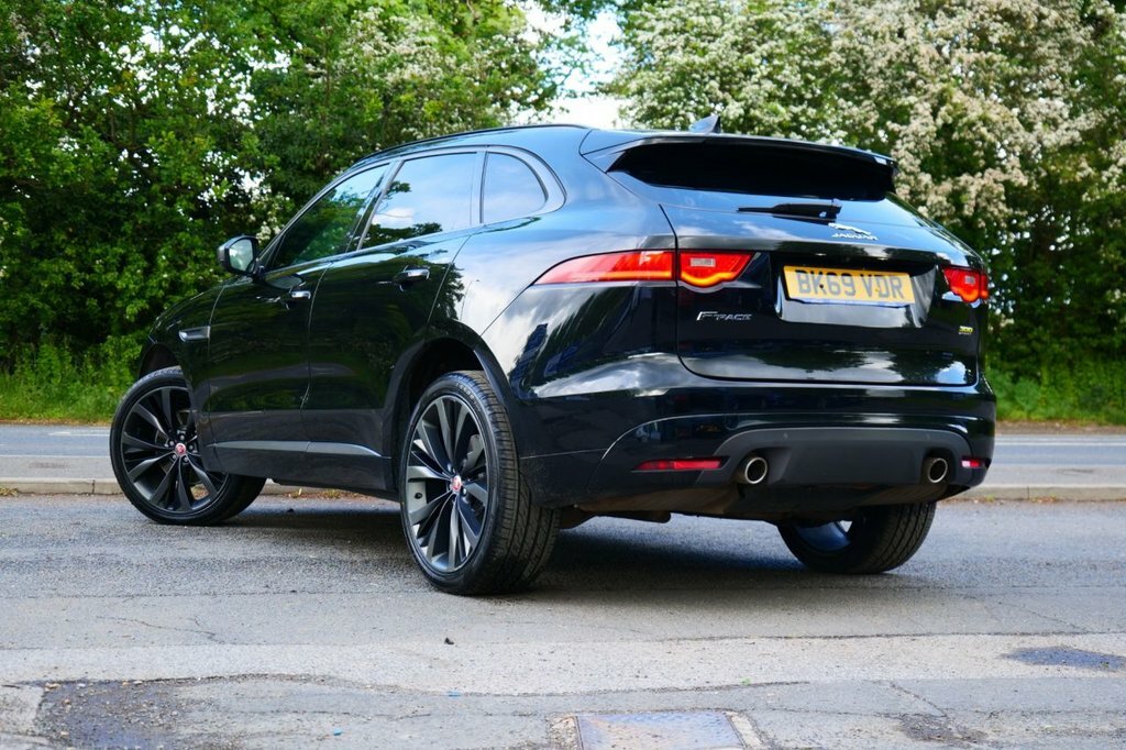 Jaguar F-Pace 2L 300 Sport BK69VDR Black #2