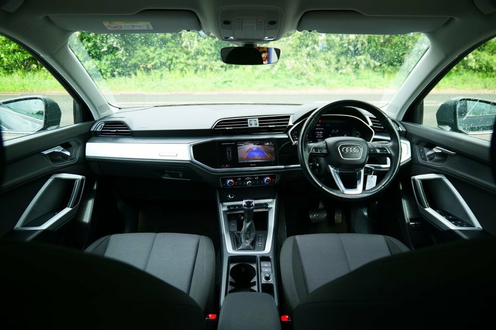 Audi Q3 1.4L Technik YB71BUW Grey #3