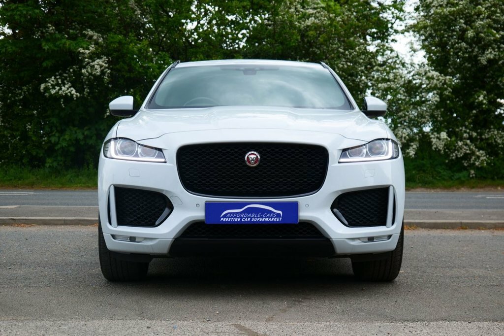 Jaguar F-Pace 2L Chequered Flag OV70KWW White #4
